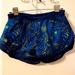Lightweight breathable mesh lined shorts